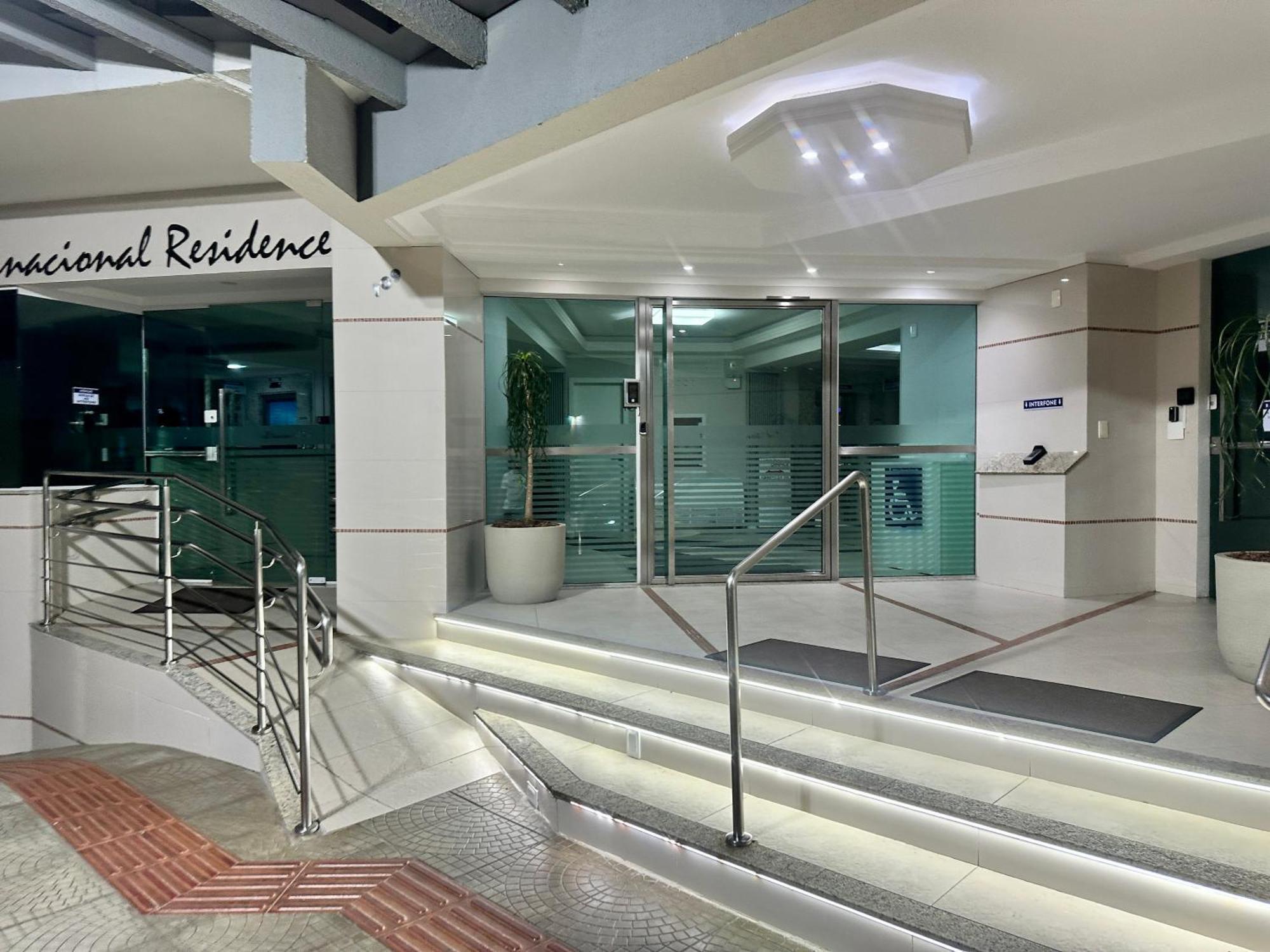 Studio Pe Na Areia II Balneário Camboriú Eksteriør billede